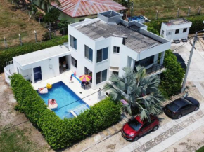 PRECIOSA CASA con Piscina, Jacuzzi y BBQ en Girardot